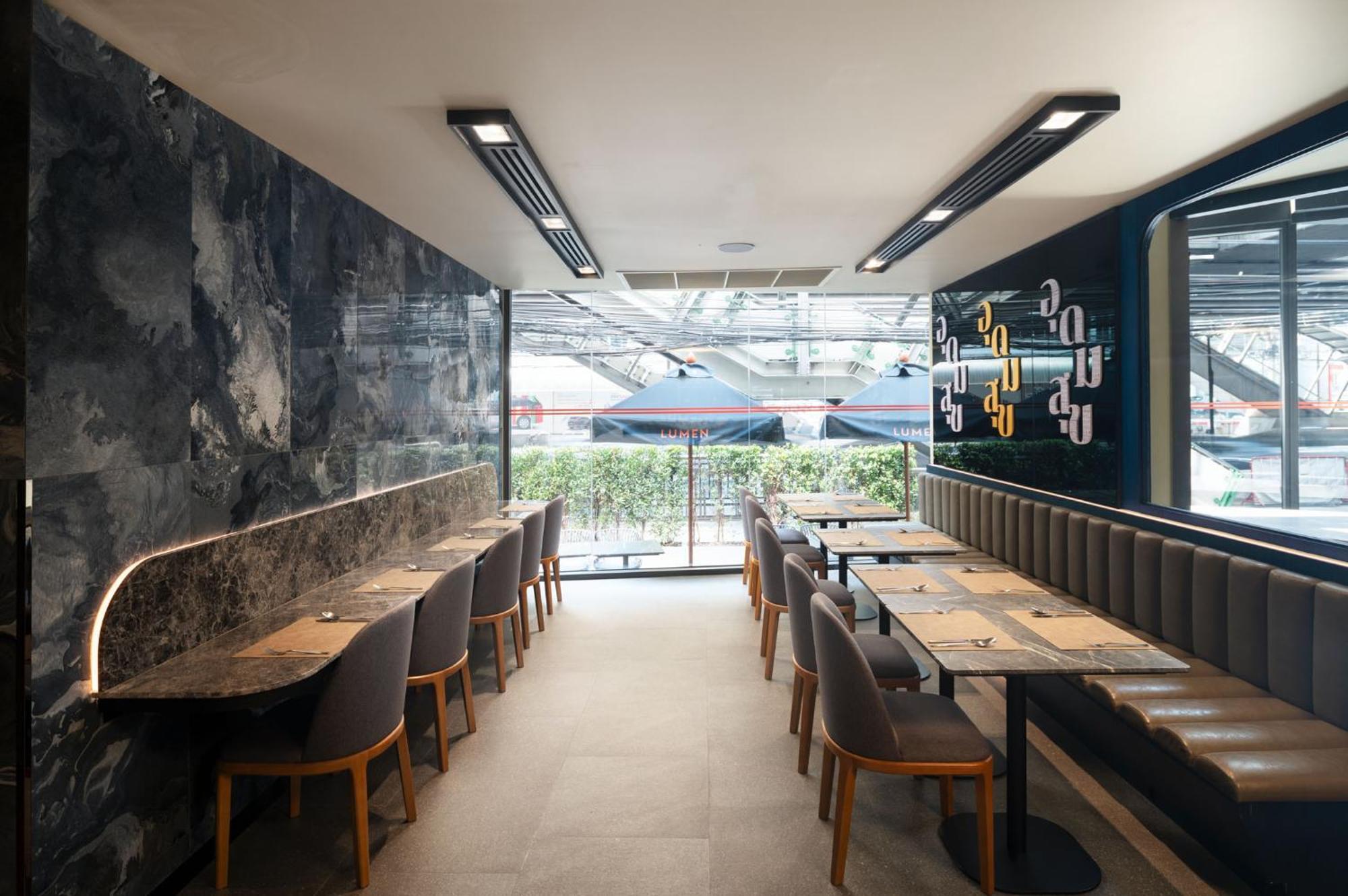 Lumen Udomsuk Station โรงแรม